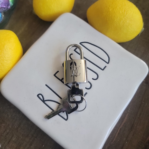 Louis Vuitton Silver Toned Lock and Key - Picture 3 of 5
